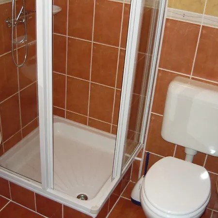 Koeztarsasag Utca 6. Apartment *