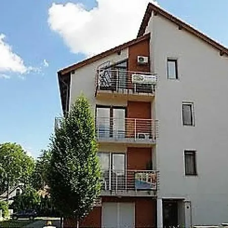 Koeztarsasag Utca 6. Apartment Siofok